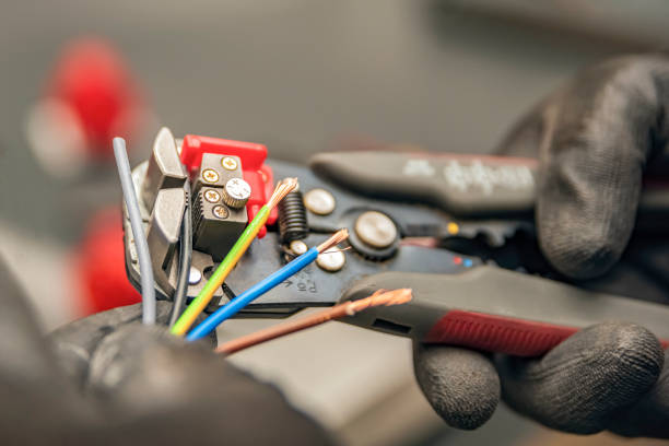 Professional Electrician in Galveston, IN